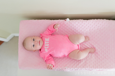 baby girl lifestyle session in home la grange park